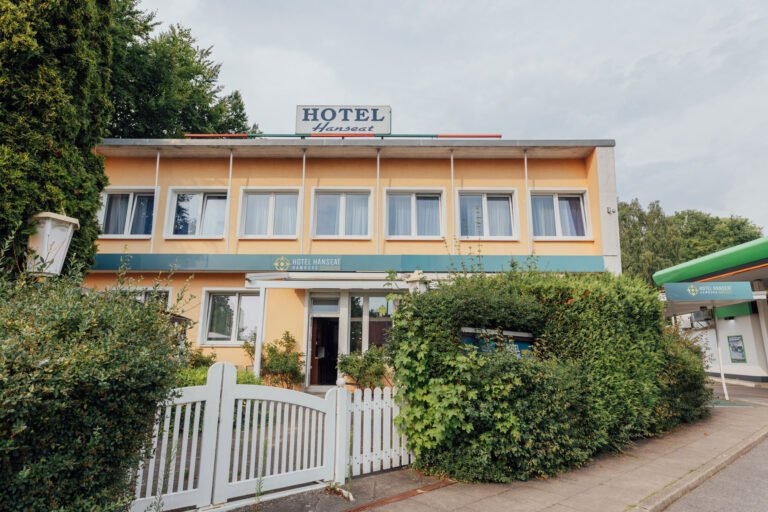 Hotel Hanseat Hamburg exterior